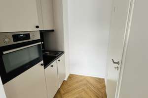 Zum Innenhof mit Süd-Balkon - 2-Zimmer direkt in Adlershof! – Otto-Franke-Straße 45, 12489 Adlershof, Berlin – Vorschaubild 5