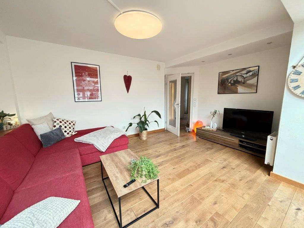 Immobilie in Rhede - Charakter statt Standard – stilvolles Wohnunikat in ruhiger Lage in Rhede mit Garage und Kamin - Bild 3