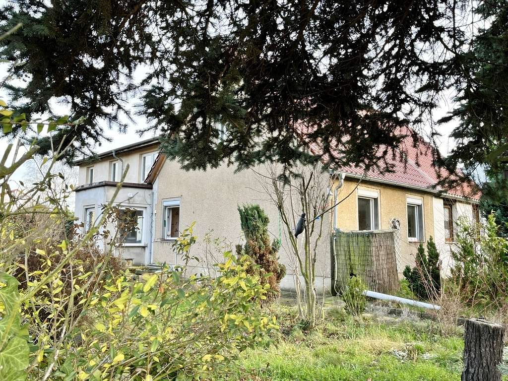 Immobilie in Merseburg - Doppelhaushälfte in beliebter und gefragter Wohnlage von Merseburg – ideal für Handwerker mit Ideen - Bild 0