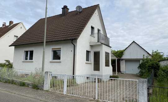 Ruhig gelegenes Einfamilienhaus mit großem Garten und Entwicklungspotenzial (sanierungsbedürftig)
