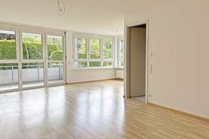 Fernab vom Stadttrubel - Helle Wohlfühlwohnung mit Balkon am Georgenberg in Reutlingen – Die vollständige Adresse der Immobilie erhältst du vom Anbieter., 72764 Reutlingen-Mitte, Reutlingen – Vorschaubild 2