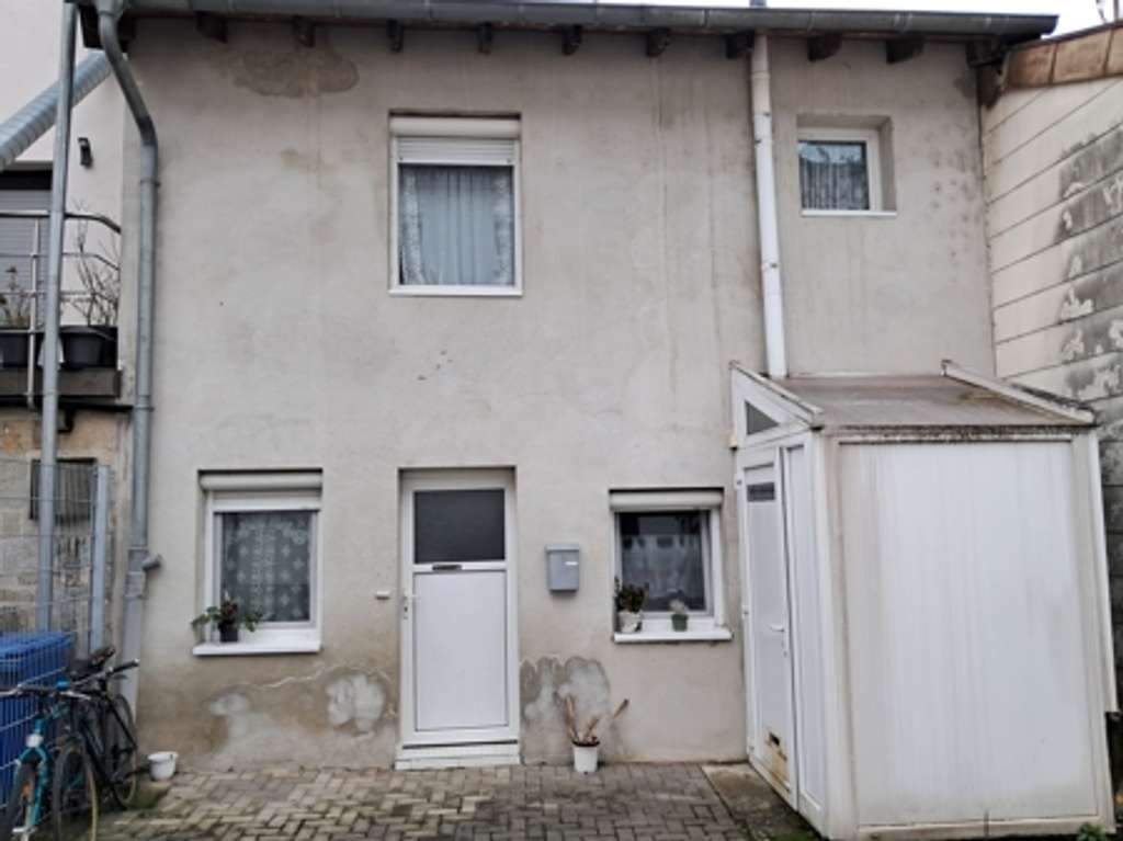 Immobilie in Rehlingen-Siersburg - *** Kleines 2-3 Familienhaus - komplett vermietet *** - Bild 1