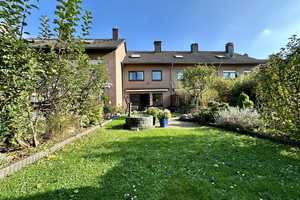 Viel Platz für die ganze Familie!
Reihenmittelhaus in Düsseldorf - Hassels sucht neue Eigentümer! – Düsseldorf – Vorschaubild 2