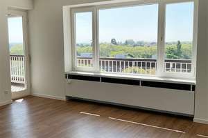Wohngenuss & Rheinblick, frisch modernisiert mit Rundum-Panorama-Balkon, neues Bad, Gäste-WC, Aufzug – Krohstraße 4, 50968 Bayenthal, Köln – Vorschaubild 3