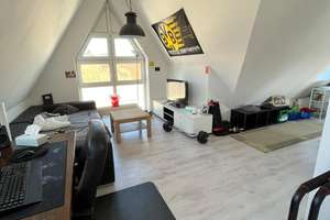 Schöne 2-Zimmer-Dachgeschosswohnung – ideal für Singles oder Studenten