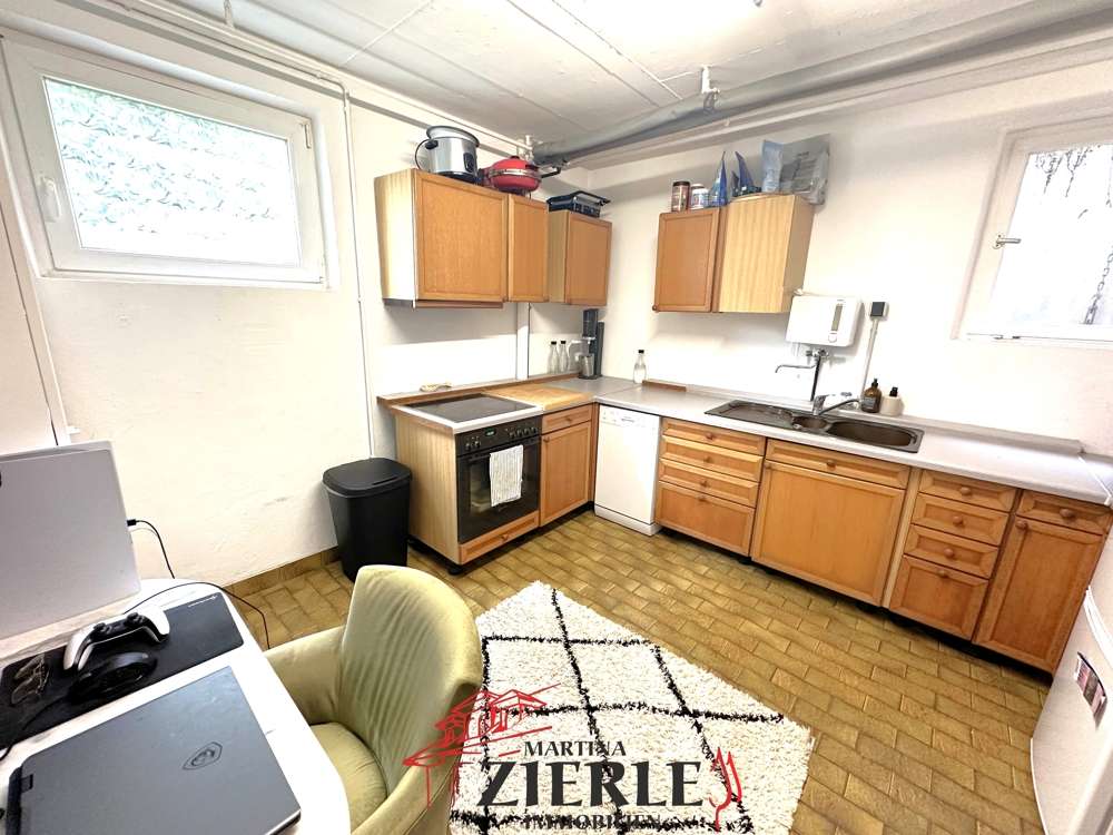 Immobilie in Ebersbach an der Fils - Top Aussichtslage! Einfamilienhaus + Einliegerwohnung, 911 m² Grundst., 194 m² WFL., 3 Garagenplätze - Bild 2