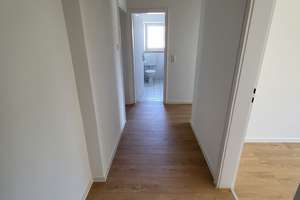 Lichtdurchflutete 3-Zimmer-Wohnung mit Wohnküche in Augsburg-Oberhausen zu vermieten – Eichenhofstraße 25, 86154 Oberhausen-Nord, Augsburg – Vorschaubild 5