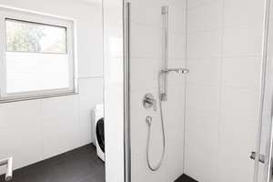 Bensberg: Neuwertige 2-Zimmer Wohnung + Aufzug + Tiefgarage – Kölner Str. 57, 51429 Kaule, Bergisch Gladbach – Vorschaubild 7