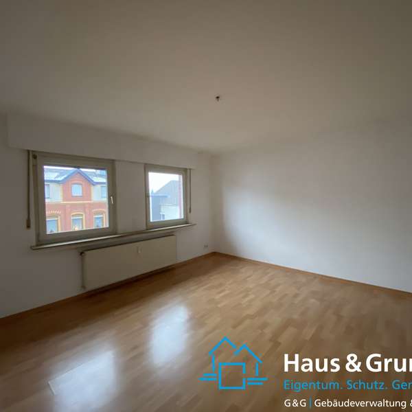 *** charismatische 2-Zimmer-Wohnung - frischer Neuanstrich - zentral gelegen - Alsdorf ***