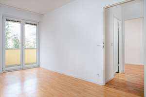 Im Herzen des grünen Tempelhofs    helle 2,5 Zi-Whg mit 2 Balkonen und Stellplatz mit Grundbuchblatt – Friedrich-Wilhelm-Str. 55-56, 12103 Tempelhof, Berlin – Vorschaubild 3