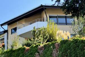 Stilvolle 3-Zimmer-Wohnung mit Panoramablick und EBK in Stuttgart