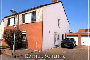 Familien-DHH | 4 Zimmer | 104 m² + ca. 25 m² wohnlich ausgebauter Spitzboden | Keller | Garage