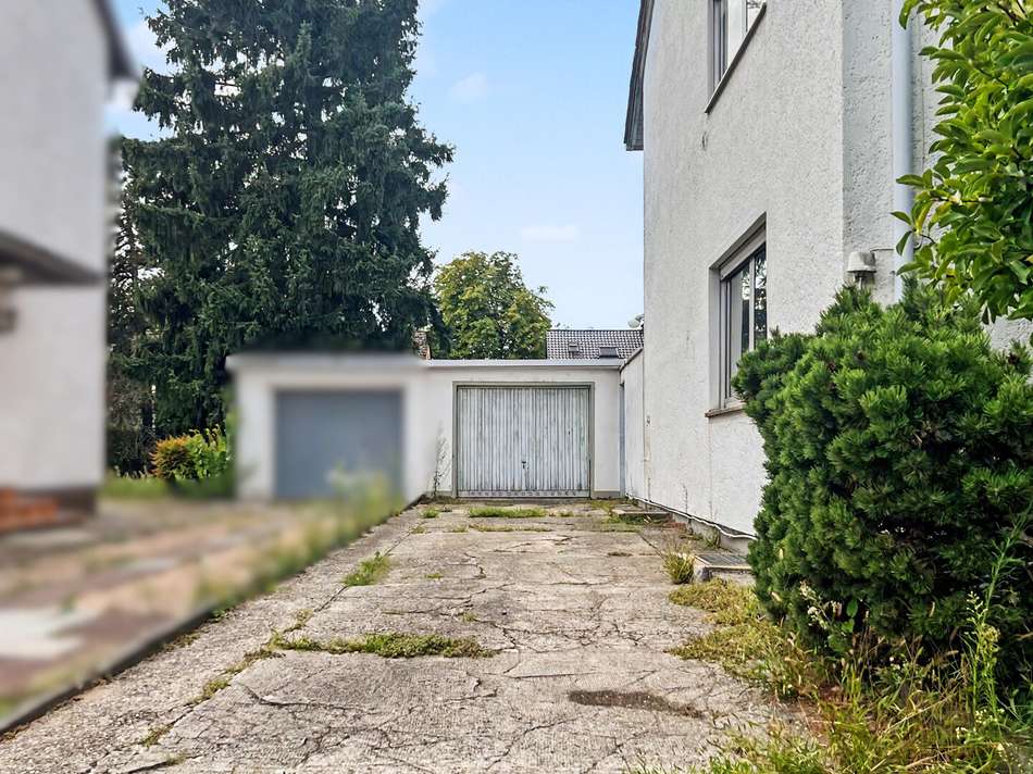 Zufahrt Garage