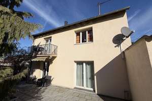 Exklusives Zweifamilienhaus mit vielseitigen Nutzungsmöglichkeiten in attraktiver Lage – Die vollständige Adresse der Immobilie erhältst du vom Anbieter., 71254 Ditzingen – Vorschaubild 2