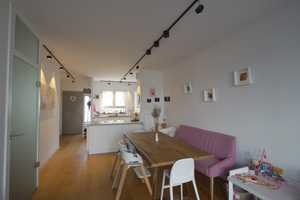 FRIEDRICHSDORF: Modernes Reihenmittelhaus mit Garten und Dachterrasse in ruhigem Wohngebiet! – Hochtaunuskreis – Vorschaubild 1