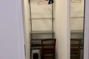 Stilvolles, möbliertes Altbau-Apartment mit Stuck und Aufzug in zentraler Lage nahe dem Leipziger St – 4109 Zentrum-West, Leipzig – Vorschaubild 10