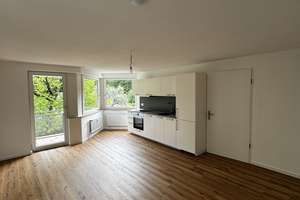 Moderne 2-Zimmer-Wohnung in Essen-Stadtwald – Einbauküche, Ostbalkon & Aufzug – Ahornstraße 25, 45134 Stadtwald, Essen – Vorschaubild 2