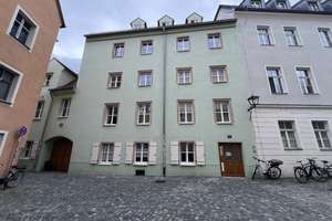 Charmante 3-Zimmer-Wohnung in denkmalgeschütztem Altstadthaus mit Balkon und Domblick – Die vollständige Adresse der Immobilie erhältst du vom Anbieter., 93047 Innenstadt, Regensburg – Vorschaubild 12