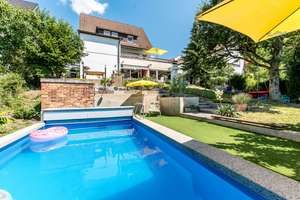 PANORAMABLICK – Stilvolles Haus mit Pool, Garten, Garage und Ausblick in Remshalden – Die vollständige Adresse der Immobilie erhältst du vom Anbieter., 73630 Remshalden – Vorschaubild 11
