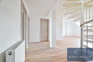 WOW! Frisch saniert: Stilvolle 3-Raum-Maisonette mit Balkon, Aufzug & Fernblick auf dem Kaßberg! NEU – Uhlichstraße 8, 9112 Kaßberg, Chemnitz – Vorschaubild 3