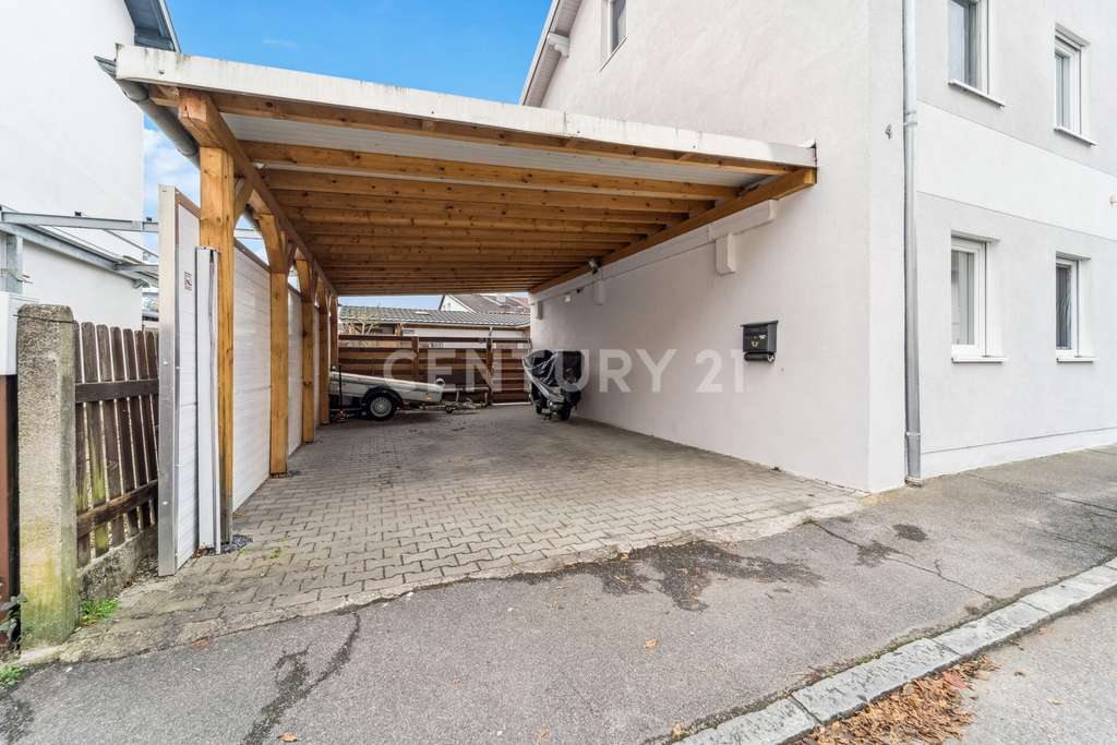 Immobilie in Altötting - Doppelhaushälfte mit viel Platz, Terrasse und Carport – zentral und dennoch ruhig in Altötting - Bild 1