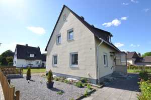 Ein- bis Zweifamilienhaus mit Doppelgarage und Carport! – Sollingbreite 2, 37639 Holzminden (Kreis) – Vorschaubild 2