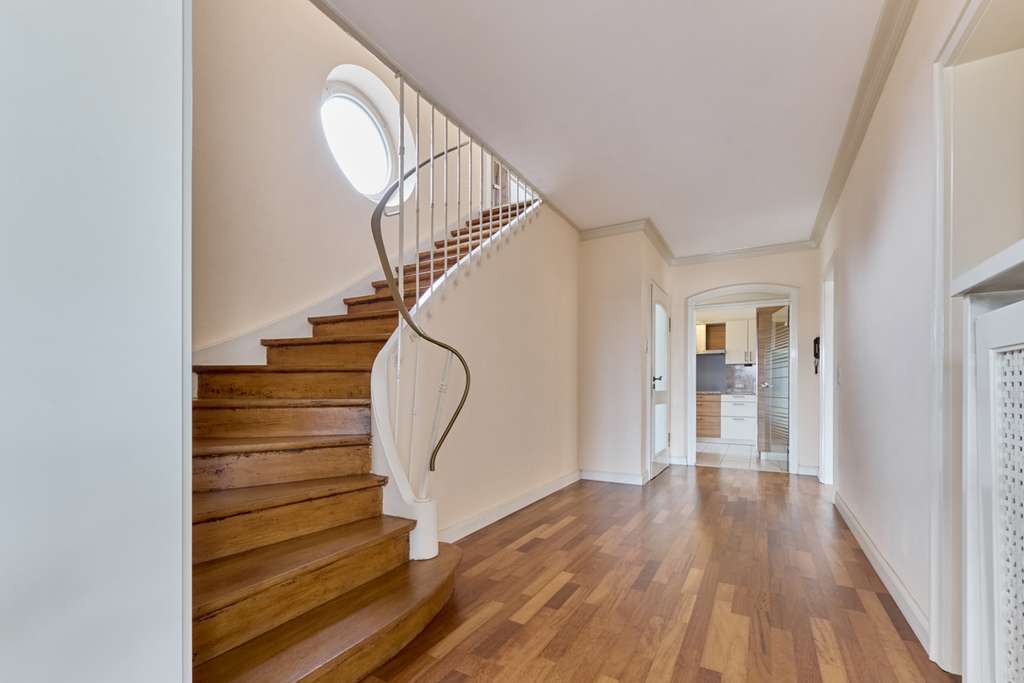 Immobilie in Neusäß - ***Familienidyll mit Pool in Westheim - Wohnen mit Stil & Weitblick *** - Bild 3