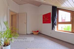 Tolle 4 Zimmer DG-Wohnung mit Balkon, TG Platz und AAP im Freien – Die vollständige Adresse der Immobilie erhältst du vom Anbieter., 72762 Reutlingen-Mitte, Reutlingen – Vorschaubild 10