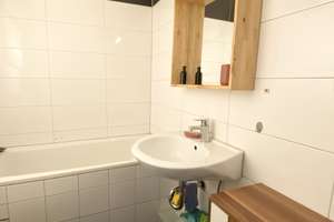 * ab 01.01. * separates Schlafzimmer, große Wohnküche, bodentiefe Fenster – Wörthstr. 12a, 47053 Hochfeld, Duisburg – Vorschaubild 6