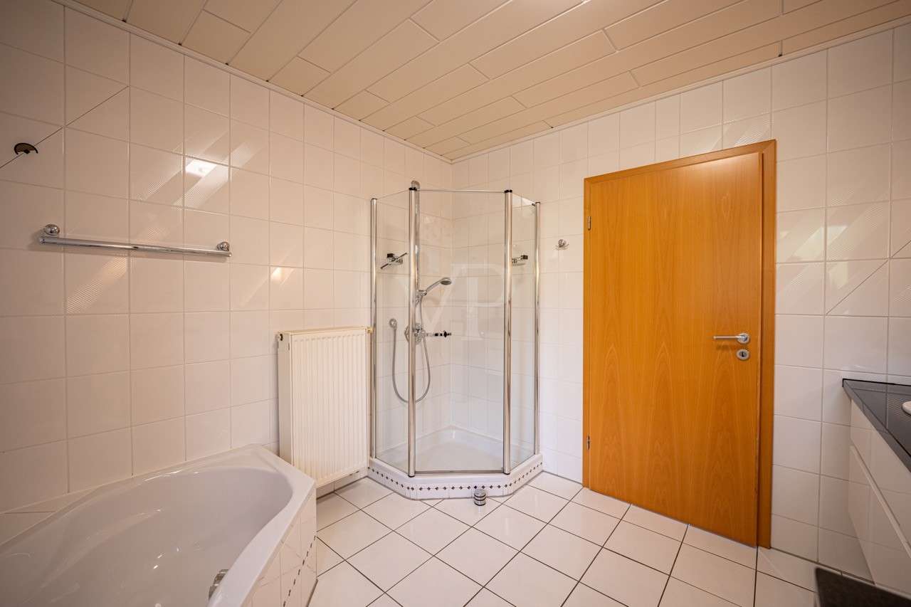 Immobilie in Berod bei Wallmerod - Großzügiges Ein-/Zweifamilienhaus in wunderschönem Wohngebiet – flexibel nutzbar und sofort bezugsbe - Bild 5