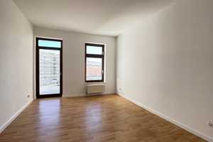 Willkommen zu Hause: bezugsfreie 3 Zimmer-Wohnung mit Balkon und Aufzug! Zentrumsnahe Lage! – Rosa-Luxemburg-Straße 48, 4315 Leipzig – Vorschaubild 4