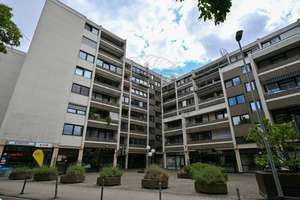 Mainz: Zentrale 2-Zimmer-Wohnung mit Tiefgaragenstellplatz!
