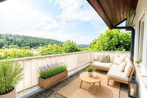 Großzügige 4,5 Zimmer, sonnige Balkone und herrliche Aussicht - Ihr neues Zuhause in Leonberg-Ramtel