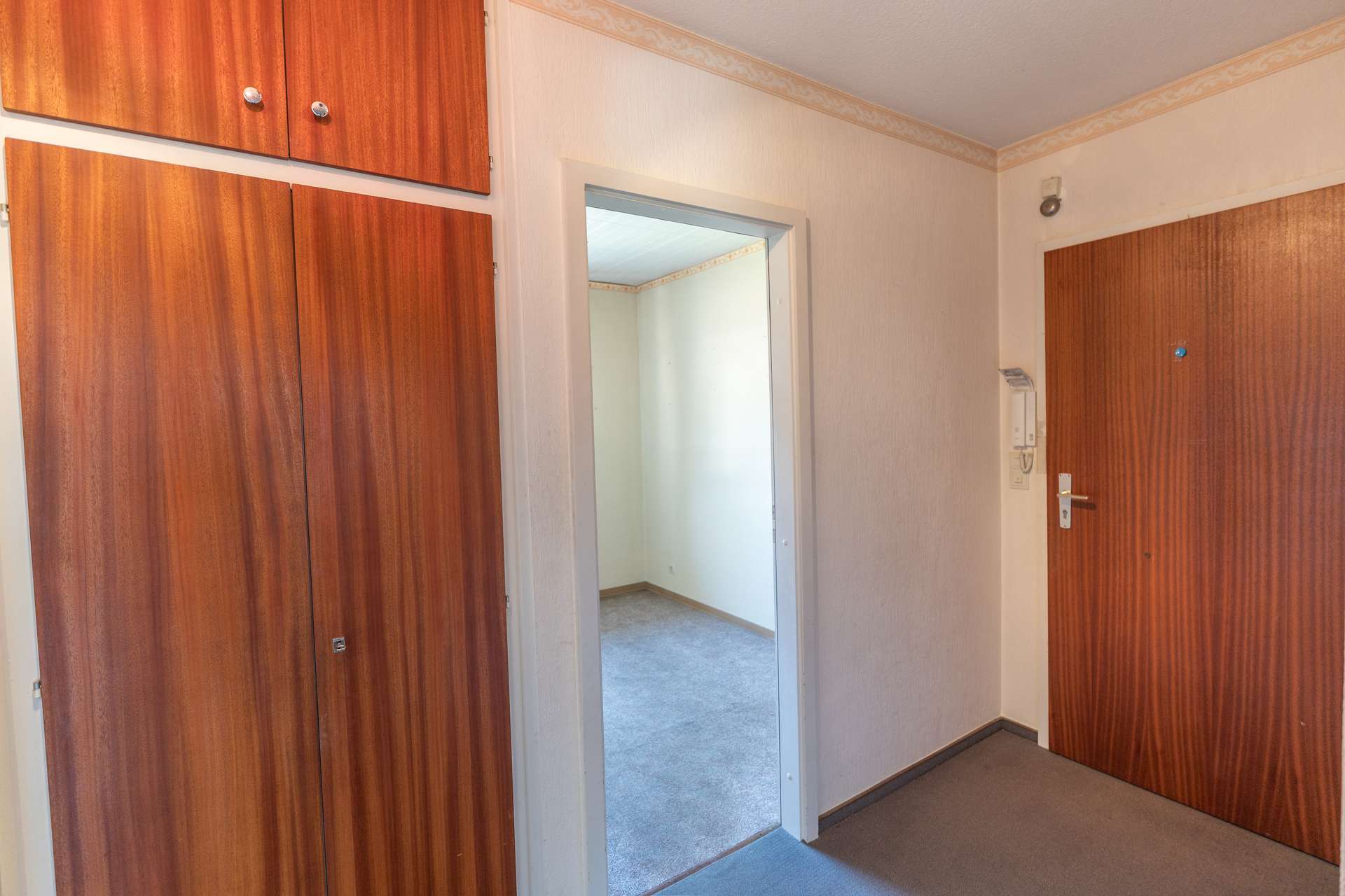 Charmante 2,5 Zimmer Wohnung mit Balkon, Garage und viel Potenzial in gefragter Wohnlage, Herzogtum Lauenburg Kreis – Bild 4