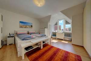 Innenstadt-Wohnen mit Charakter: Besondere Gaubenarchitektur mit Kamin, Westbalkon und Garage – Die vollständige Adresse der Immobilie erhältst du vom Anbieter., 23758 Oldenburg in Holstein – Vorschaubild 19