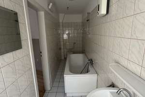 2 Zimmer Wohnung im Dachgeschoss mit Pakettboden – Die vollständige Adresse der Immobilie erhältst du vom Anbieter., 50678 Altstadt/Süd, Köln – Vorschaubild 4