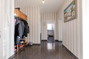 Zwei- bis Dreifamilienhaus mit Potential in ruhiger grüner Lage – 60437 Harheim, Frankfurt am Main – Vorschaubild 2