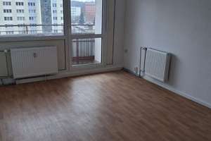 Gamigstraße 22 - helle 3 ZKB Wohnung im 7.OG -WBS- zu vermieten – Die vollständige Adresse der Immobilie erhältst du vom Anbieter., 1239 Prohlis-Nord, Dresden – Vorschaubild 3