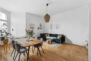 Elegante, voll möblierte 2-Zimmer-Wohnung in Prenzlauer Berg – Berlin – Vorschaubild 1