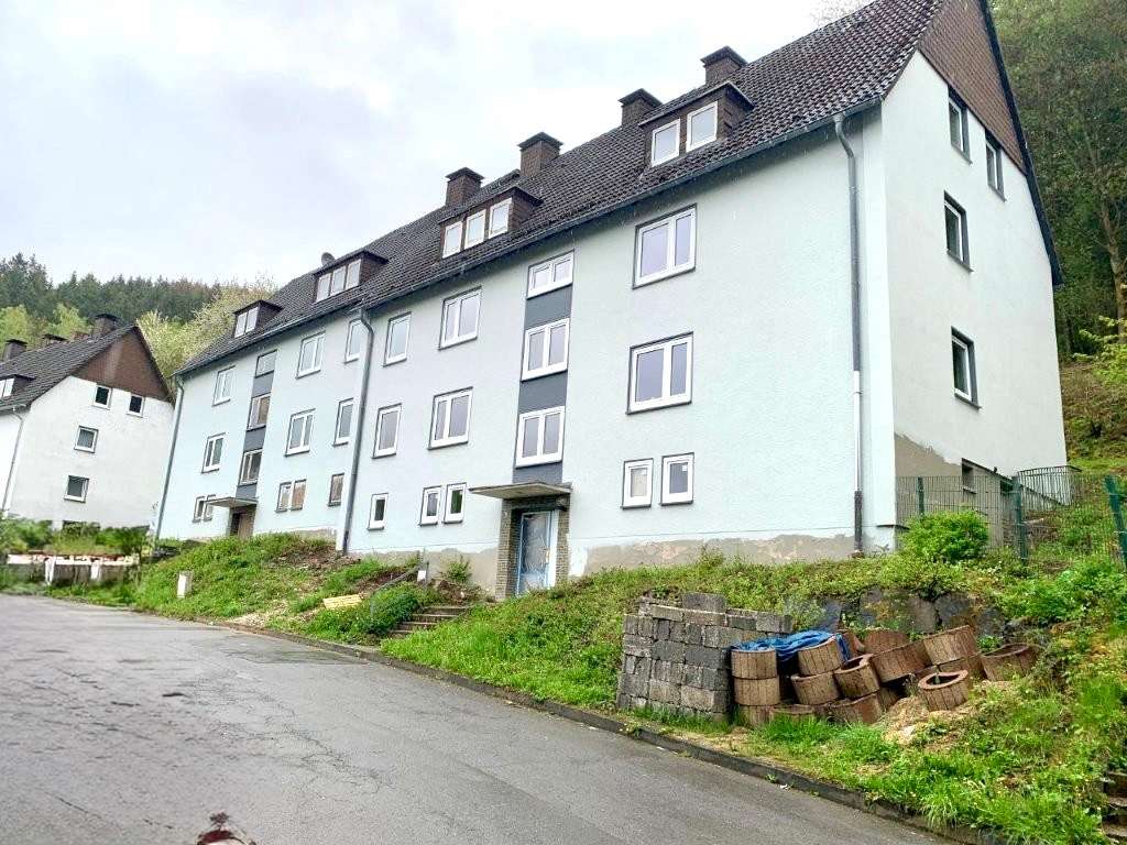 Immobilie in Plettenberg - Top gepflegtes Investmentobjekt – kernsaniert & voll vermietet! - Bild 0