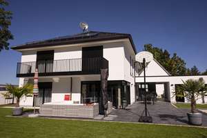 Großartige Villa mit großem Garten, Pool und modernster Ausstattung in München, Viel Platz! – Die vollständige Adresse der Immobilie erhältst du vom Anbieter., 80995 Ludwigsfeld, München – Vorschaubild 2