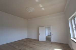 Repräsentative Altbaueleganz in Klingenberg.
5 Zimmer Mietwohnung! – Die vollständige Adresse der Immobilie erhältst du vom Anbieter., 63911 Klingenberg am Main – Vorschaubild 19