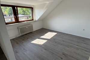 Helle Dachgeschosswohnung in Duisburg-Duissern zur Miete – Ideal für Singles oder Paare – Duisburg – Vorschaubild 2
