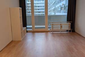 Teilmöblierte 1-Zimmer Wohnung in Top Lage - ideal für Singles, Berufseinsteiger und Studenten – Hochstraße 19a, 81541 Obere Au, München – Vorschaubild 1