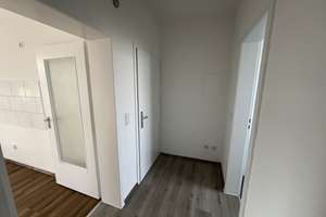 Helle 2 Zi.-EG Wohnung schön renoviert - modernes Wannenbad mit Fenster – Werthauserstr. 113, 47226 Hochemmerich, Duisburg – Vorschaubild 6