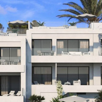 Erdgeschosswohnung mit Terrasse und Gemeinschaftspool zu verkaufen.