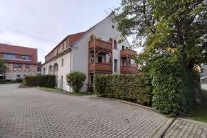 **helle 2,5 Zimmer Wohnung in einem ZWEISEITHOF