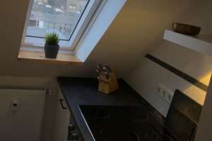 Attraktive Dachgeschosswohnung mit voll ausgestatteter Küche & Top-Lage in Essen 