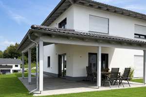 Wohnen mit Charakter: Großzügiges Haus in Windorf – Herrnwald 20, 94575 Windorf – Vorschaubild 2