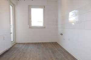 **Sehr schöne 2-Raumwohnung im 2. OG bezugsfertig renoviert mit 2 Balkone in zentraler Lage** – Weeserweg 17, 47804 Kempener Feld/Baackeshof, Krefeld – Vorschaubild 4